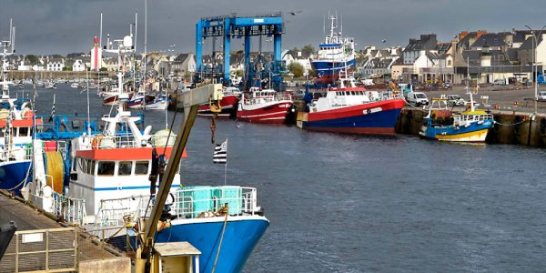 The French Government has angered fishermen over a plan to offer compensation to those fishing vessels who don't get a UK fishing licence