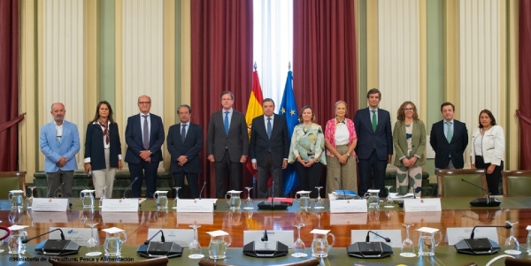 Spanish Fisheries Minister and Fishing Industry Representatives Spanish Fishing Sector Demands Dedicated EU Fund For 2028–2034
